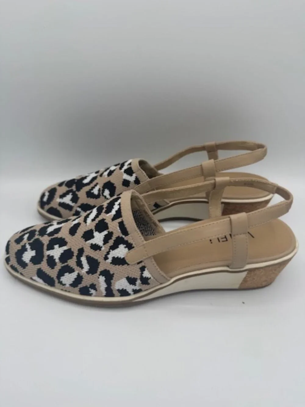 Vaneli Women's Greer Beige Leopard Slingback Wedge Size 8.5